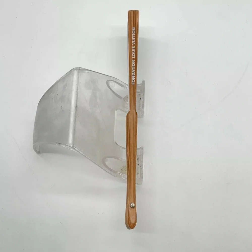 Louis Vuitton White and Brown Fan - Picture 13 of 13